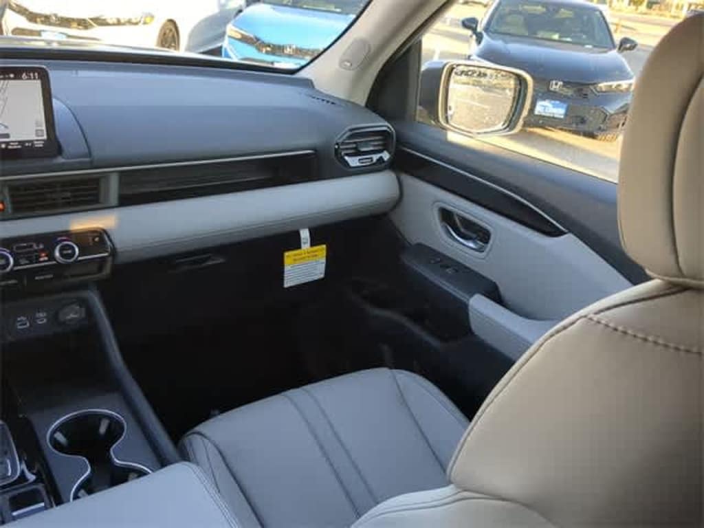 Certified 2025 Honda Pilot Touring SUV