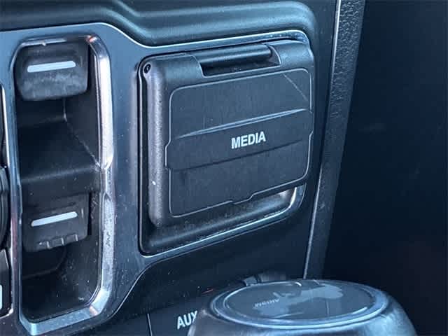 Thumbnail: 2022 Jeep Wrangler - 32