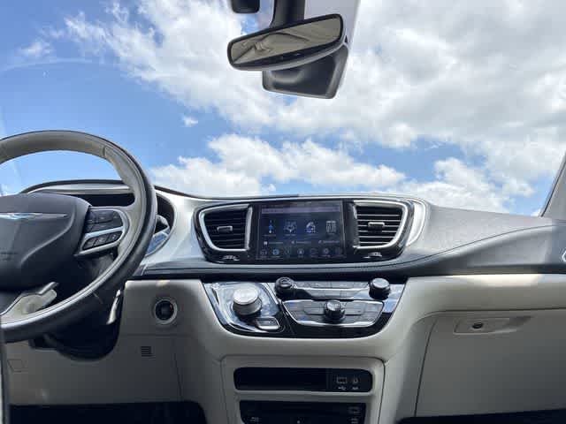 Thumbnail: 2020 Chrysler Pacifica - 28