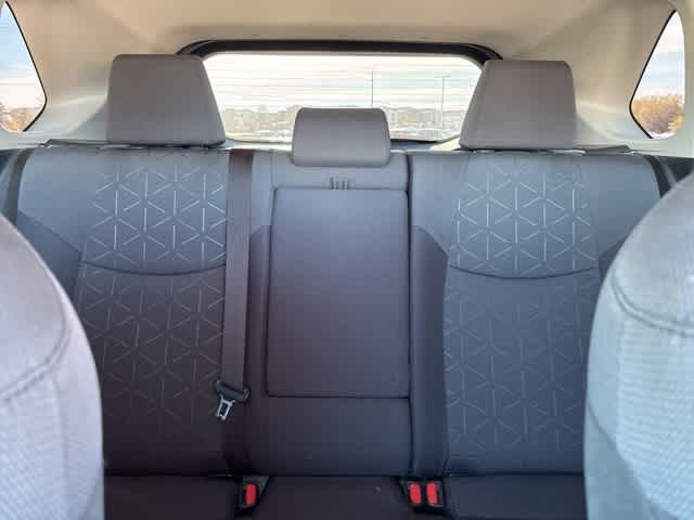 Thumbnail: 2022 Toyota RAV4 - 19