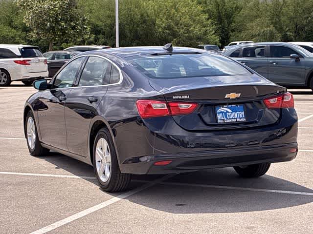 Thumbnail: 2023 Chevrolet Malibu - 4