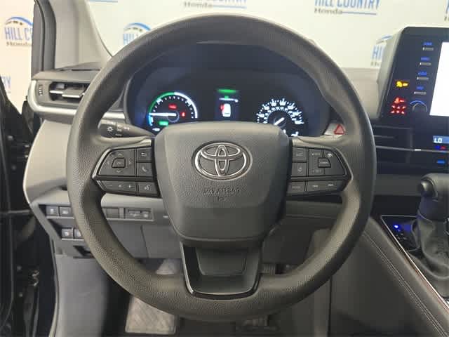 Thumbnail: 2023 Toyota Sienna - 23