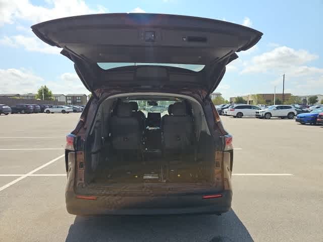 Thumbnail: 2022 Toyota Sienna - 18