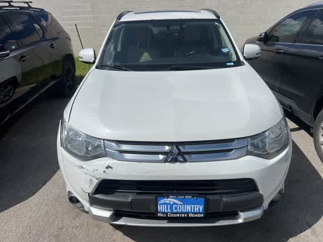Thumbnail: 2015 Mitsubishi Outlander - 10