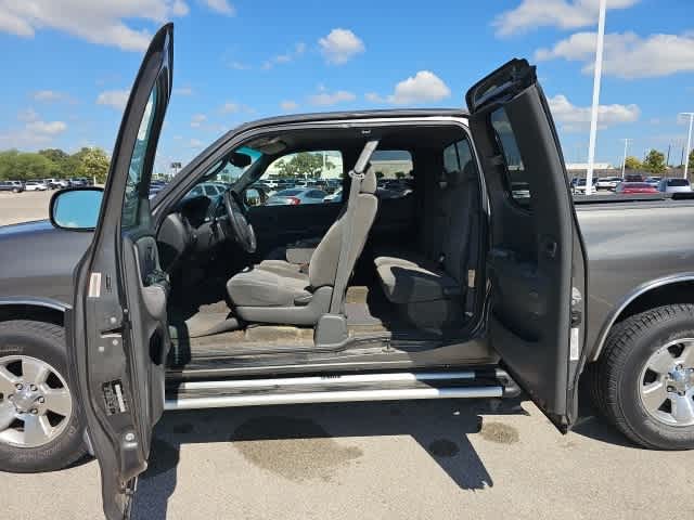 Thumbnail: 2005 Toyota Tundra - 11