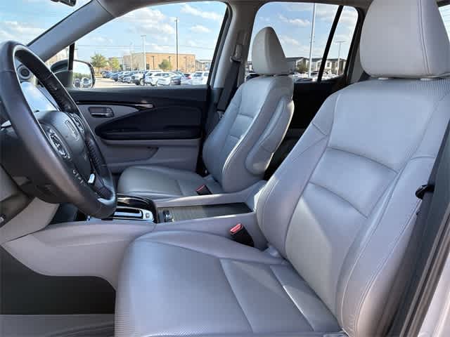 Thumbnail: 2019 Honda Ridgeline - 17