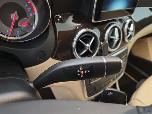 Thumbnail: 2017 Mercedes-Benz GLA - 33