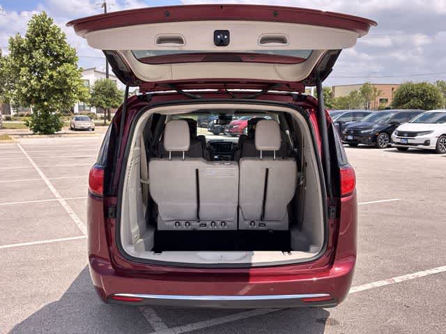 Thumbnail: 2020 Chrysler Pacifica - 35