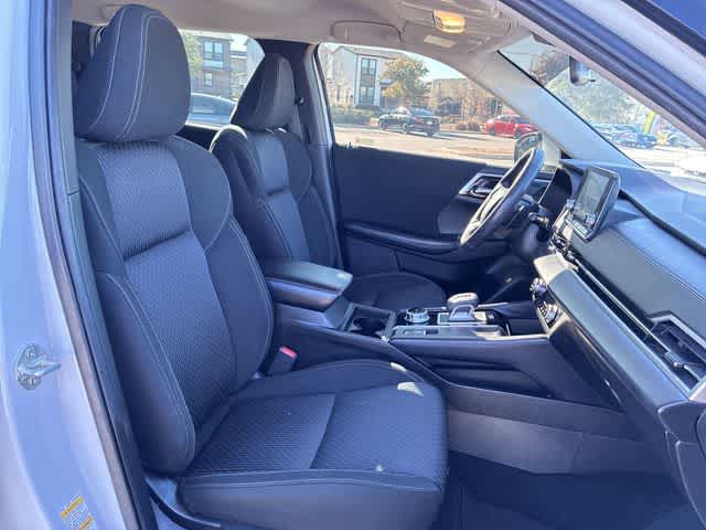 Thumbnail: 2022 Mitsubishi Outlander - 22