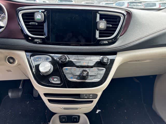Thumbnail: 2020 Chrysler Pacifica - 20