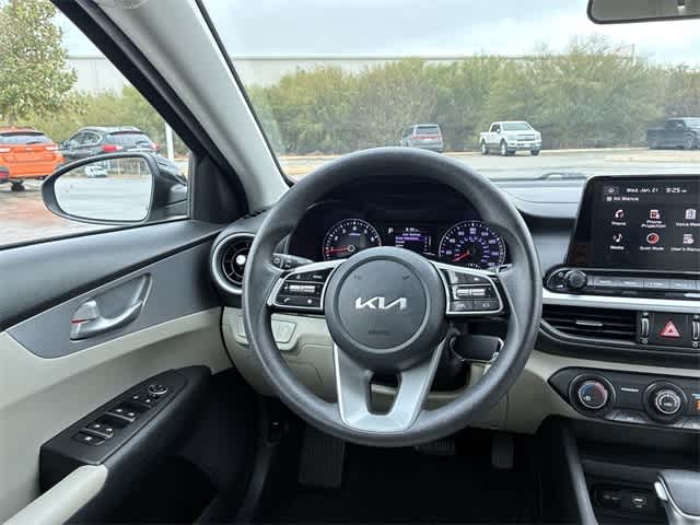 Thumbnail: 2023 Kia Forte - 23