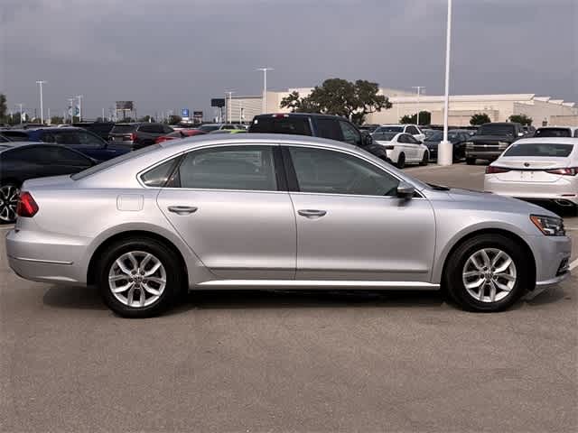 Thumbnail: 2017 Volkswagen Passat - 7