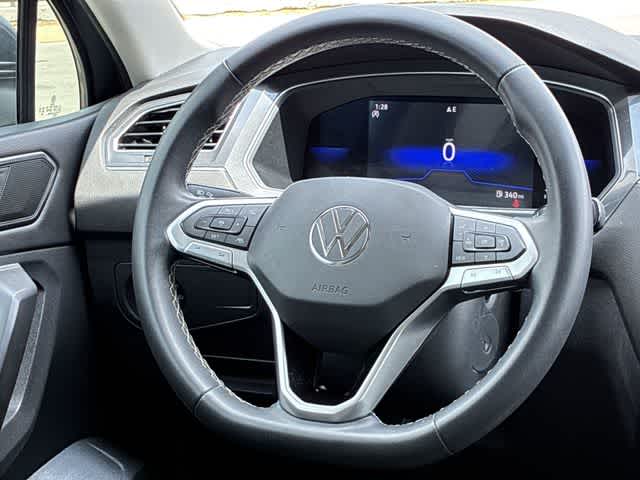 Thumbnail: 2023 Volkswagen Tiguan - 23