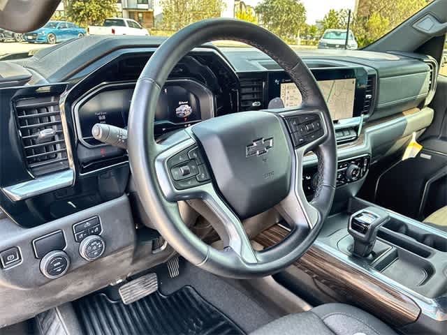2024 Chevrolet Silverado 1500 RST photo 2