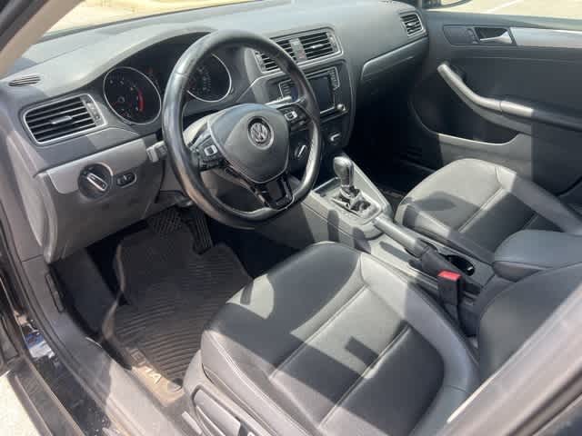 Thumbnail: 2017 Volkswagen Jetta - 9