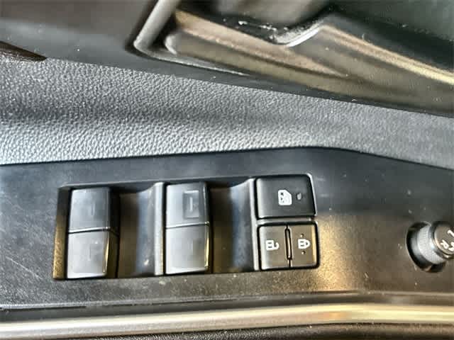 Thumbnail: 2023 Toyota Highlander - 38