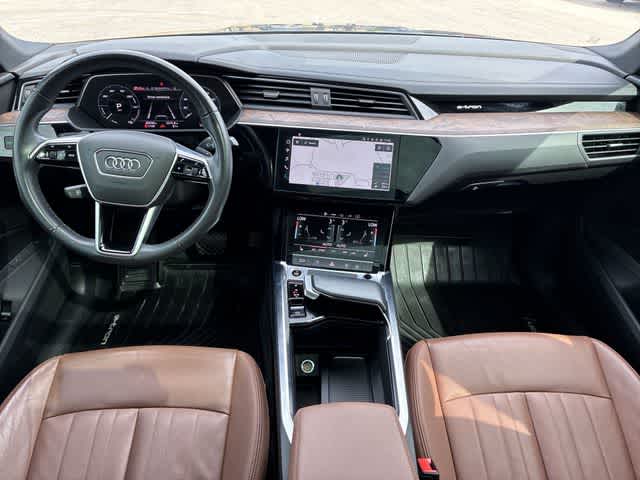 Thumbnail: 2022 Audi e-tron S - 16