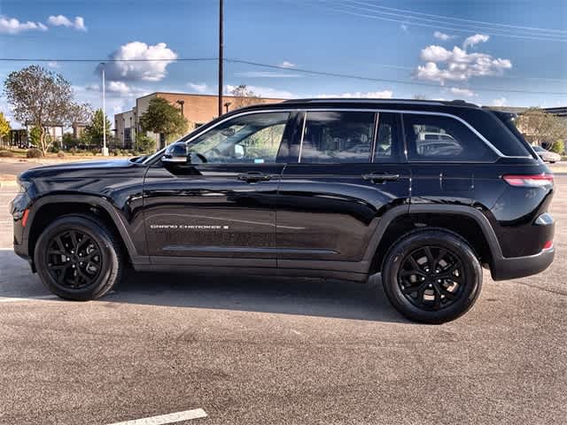 Thumbnail: 2023 Jeep Grand Cherokee - 3