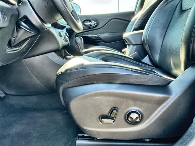 Thumbnail: 2023 Jeep Cherokee - 18