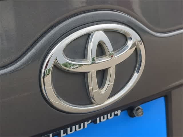 2014 Toyota Camry L 11