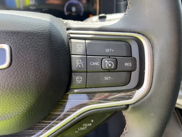 Thumbnail: 2022 Jeep Wagoneer - 12
