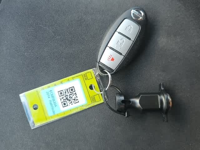 Thumbnail: 2014 Nissan Pathfinder - 26