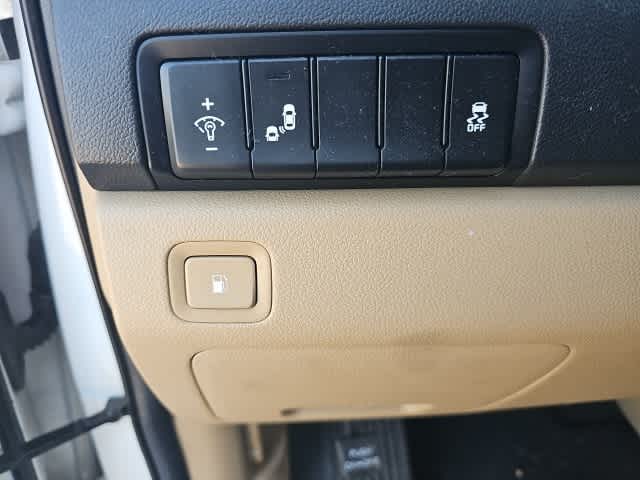 Thumbnail: 2021 Kia Sedona - 11