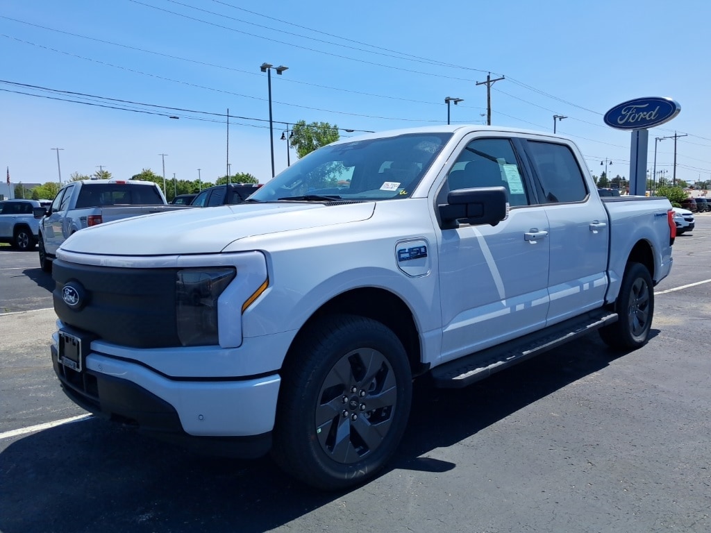 2025 Ford F-150 Lightning Flash's photo