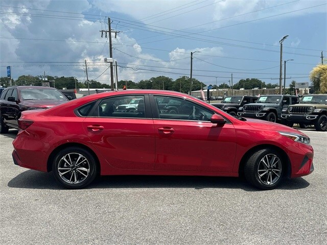 2023 Kia Forte LXS photo 4