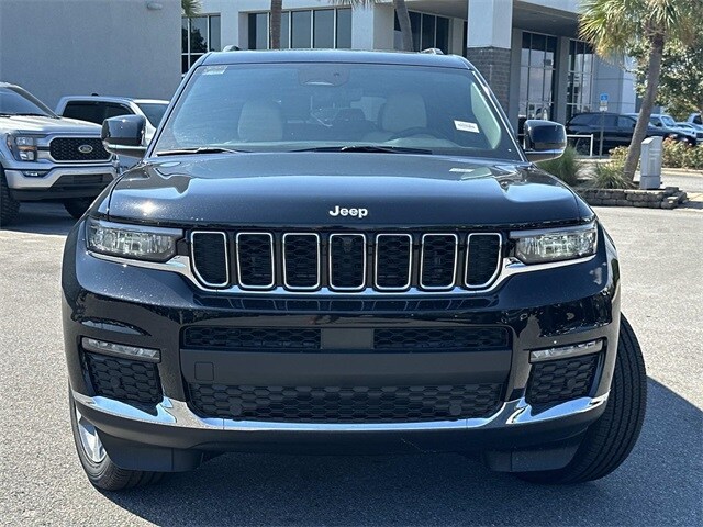 2025 Jeep Grand Cherokee Limited photo 2