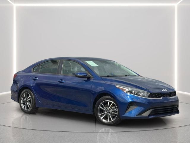 2022 Kia Forte LXS AT's photo