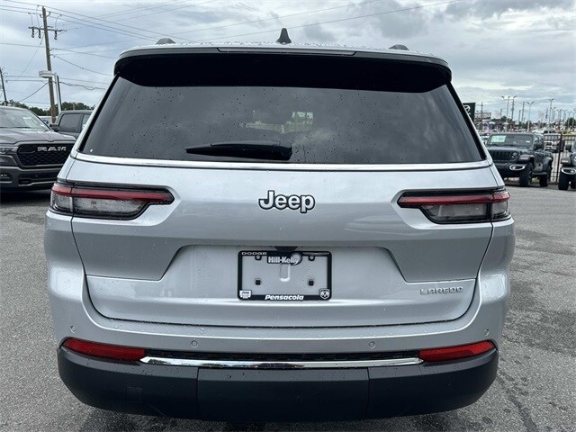 2025 Jeep Grand Cherokee Laredo Altitude photo 2