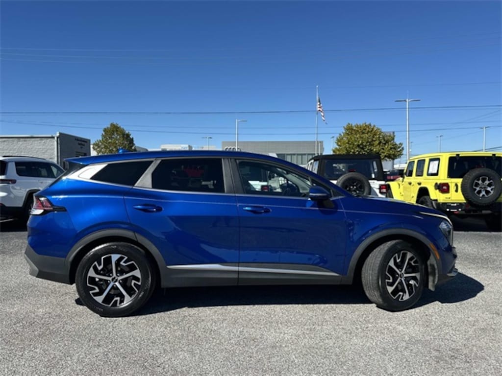 Used 2023 Kia Sportage EX SUV