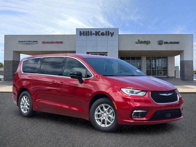 2026 Chrysler Pacifica Select's photo