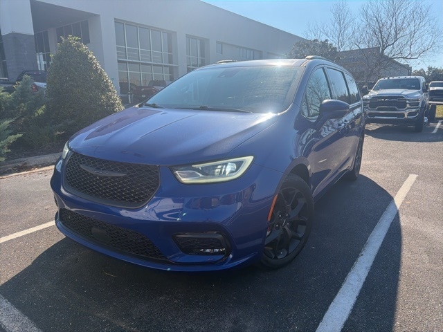 2021 Chrysler Pacifica Touring L's photo