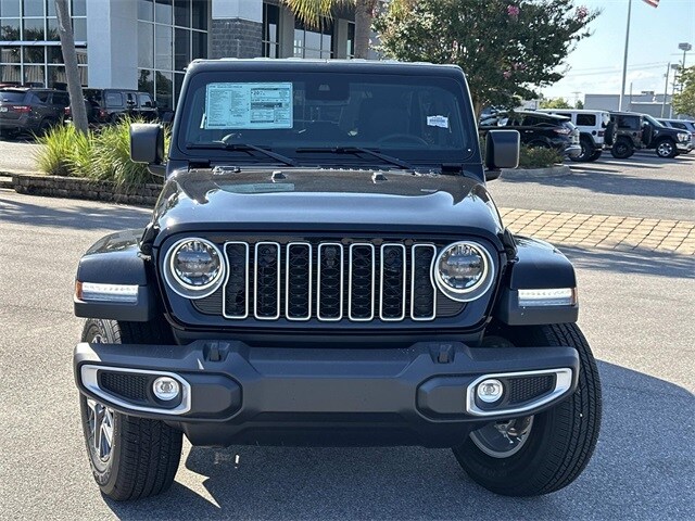 2025 Jeep Wrangler Sahara photo 2