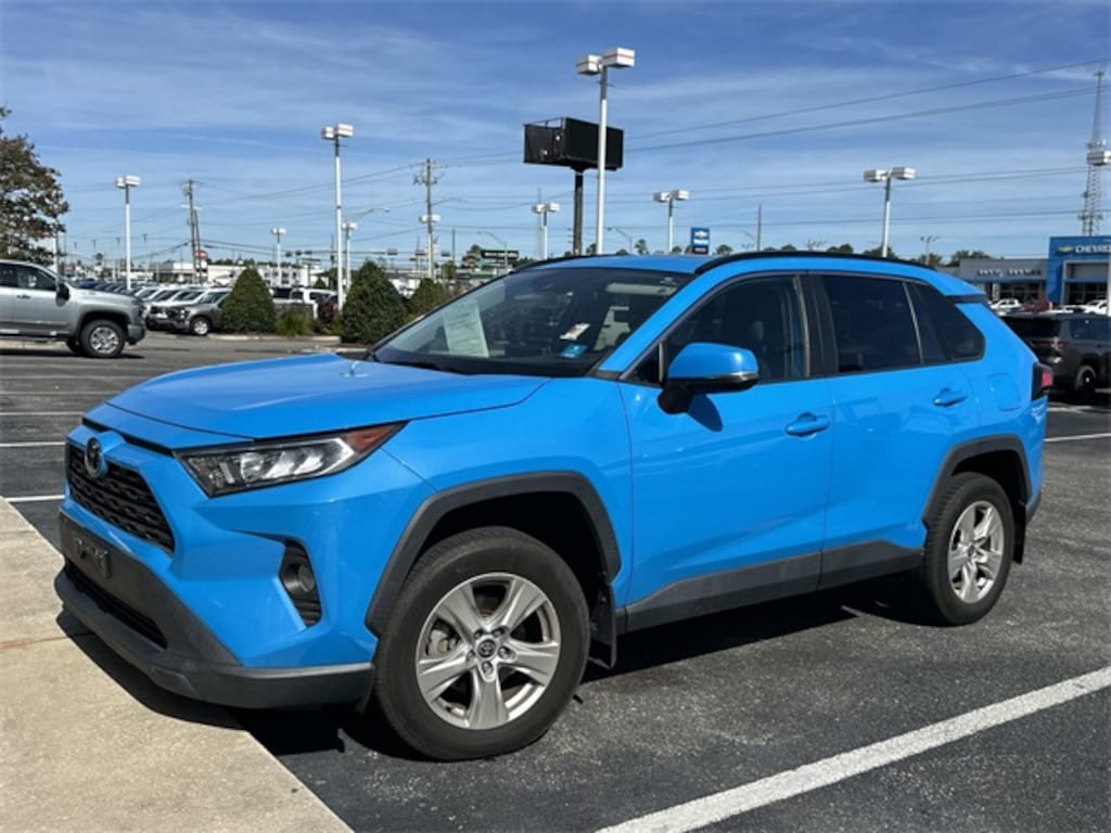 Used 2021 Toyota RAV4 XLE SUV