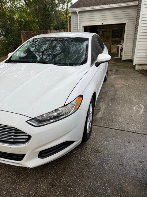 2016 Ford Fusion S's photo