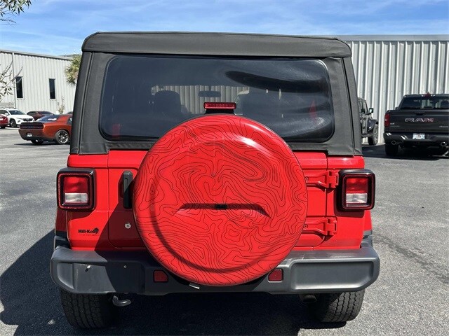 2019 Jeep Wrangler Unlimited Sahara photo 3