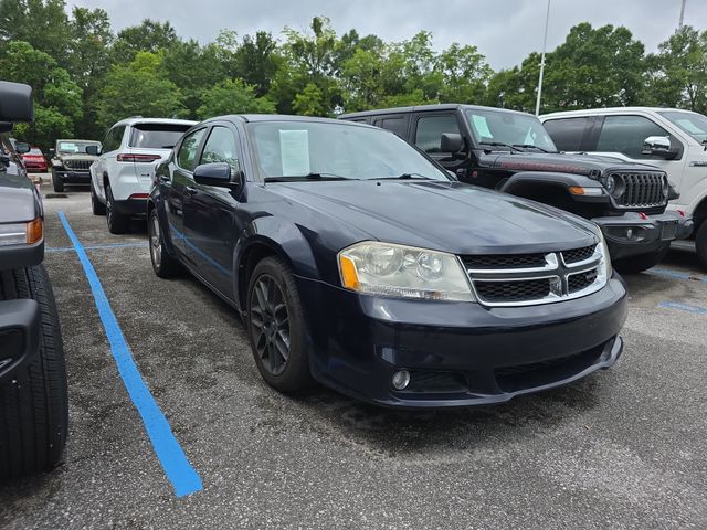 2011 Dodge Avenger Lux's photo