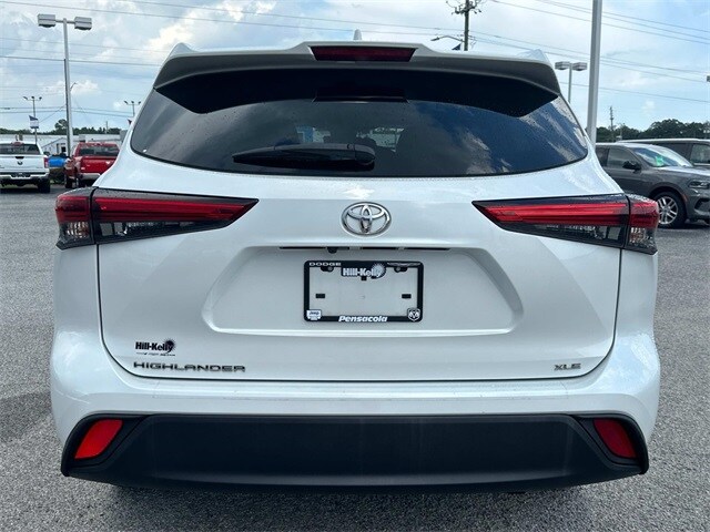 2022 Toyota Highlander XLE photo 3