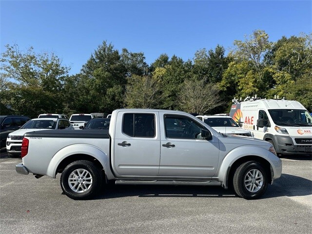 2016 Nissan Frontier SV photo 2