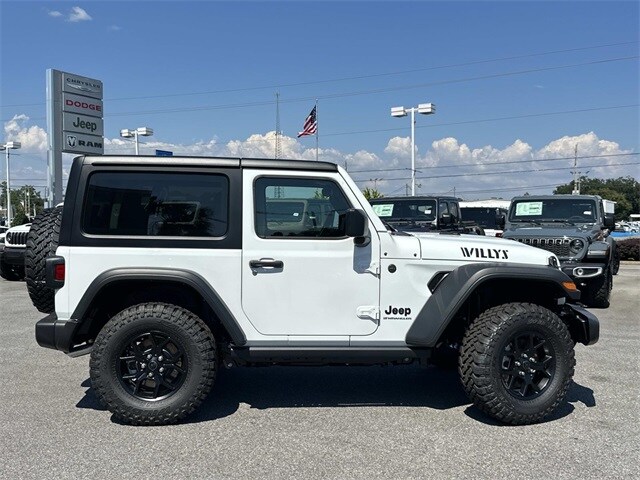 2025 Jeep Wrangler Willys photo 4