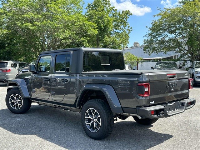 2024 Jeep Gladiator Sport photo 4