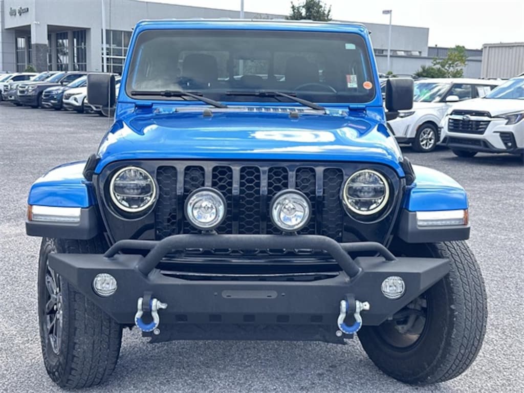 Used 2022 Jeep Gladiator Altitude Truck
