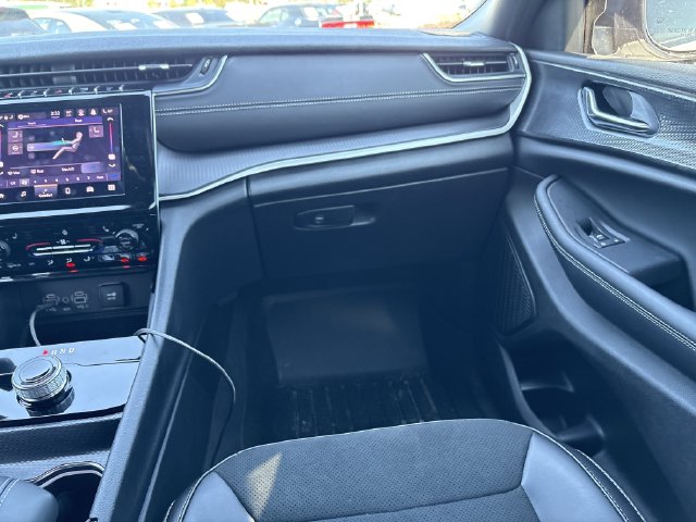 2025 Jeep Grand Cherokee L Altitude - Photo 14