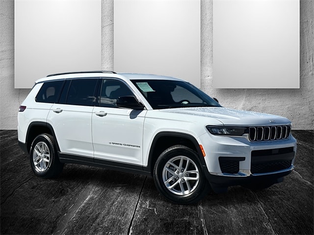 2025 Jeep Grand Cherokee L Laredo's photo