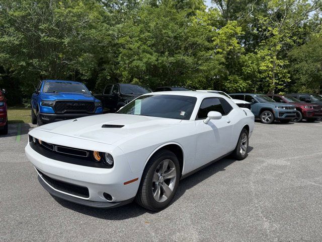2022 Dodge Challenger SXT Auto's photo