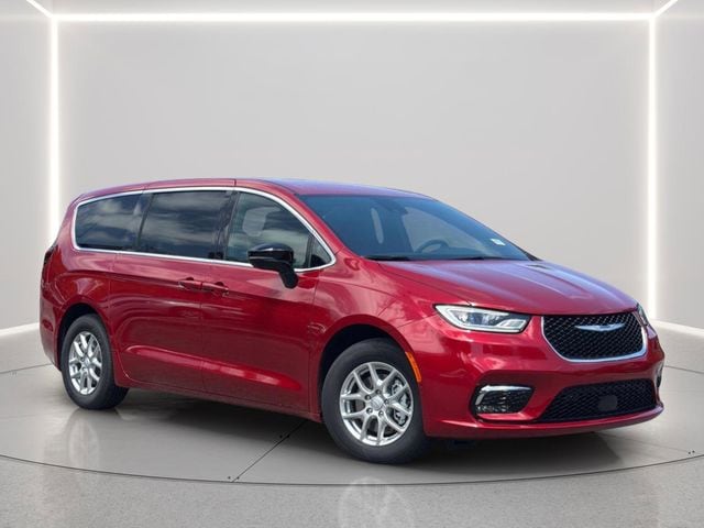 2026 Chrysler Pacifica Select's photo