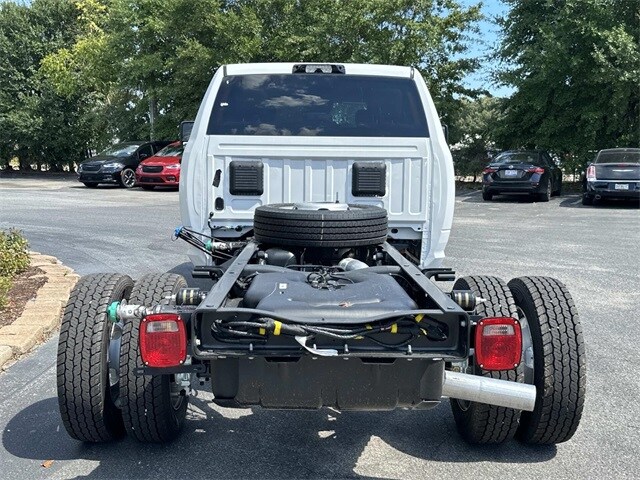 2025 Ram 5500 Tradesman photo 3